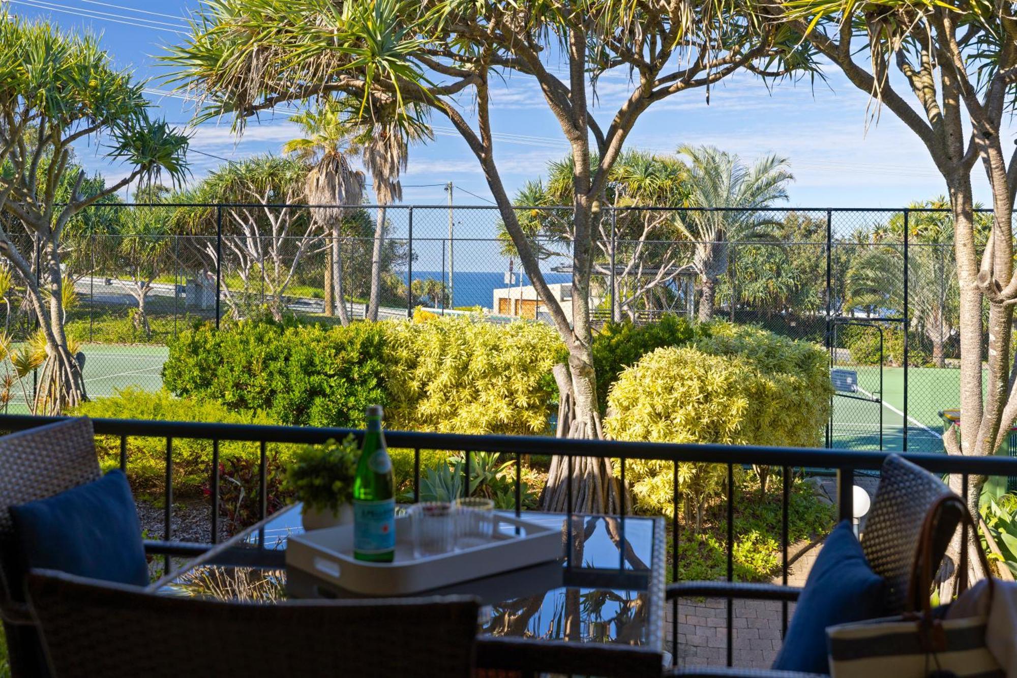 Beach Breakers Resort Sunrise Beach Esterno foto